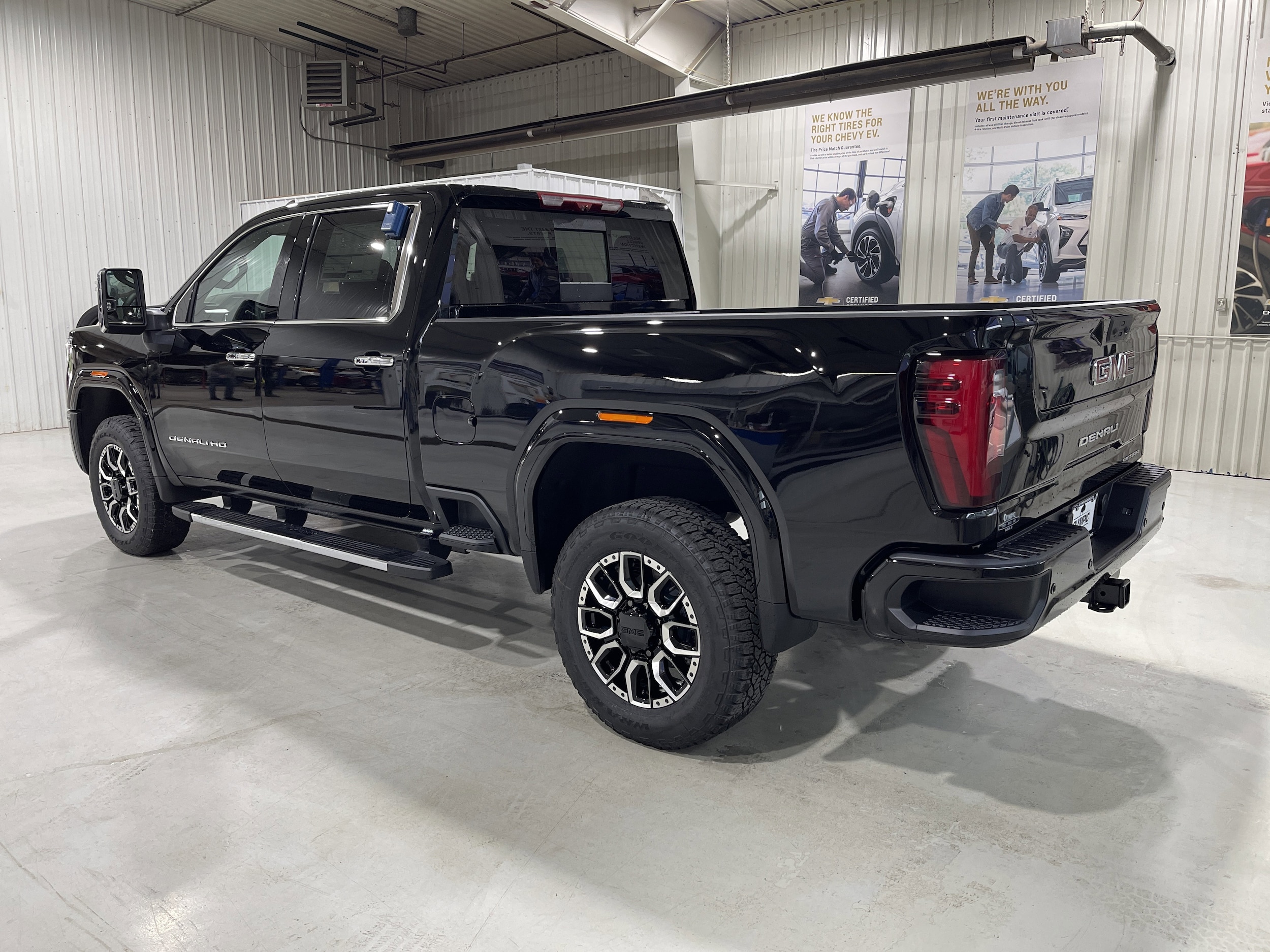 2026 GMC Sierra 3500HD Denali - Photo 6