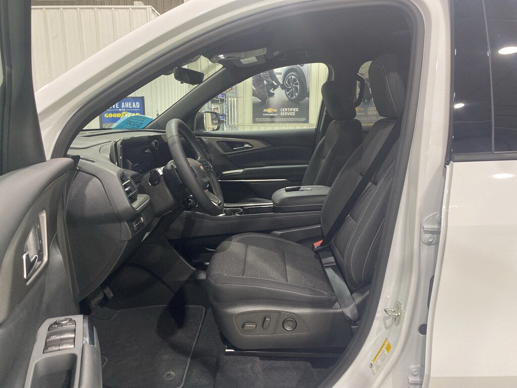 New 2027 Chevrolet Traverse LT SUV