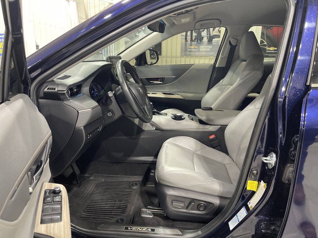 Used 2022 Toyota Venza LE