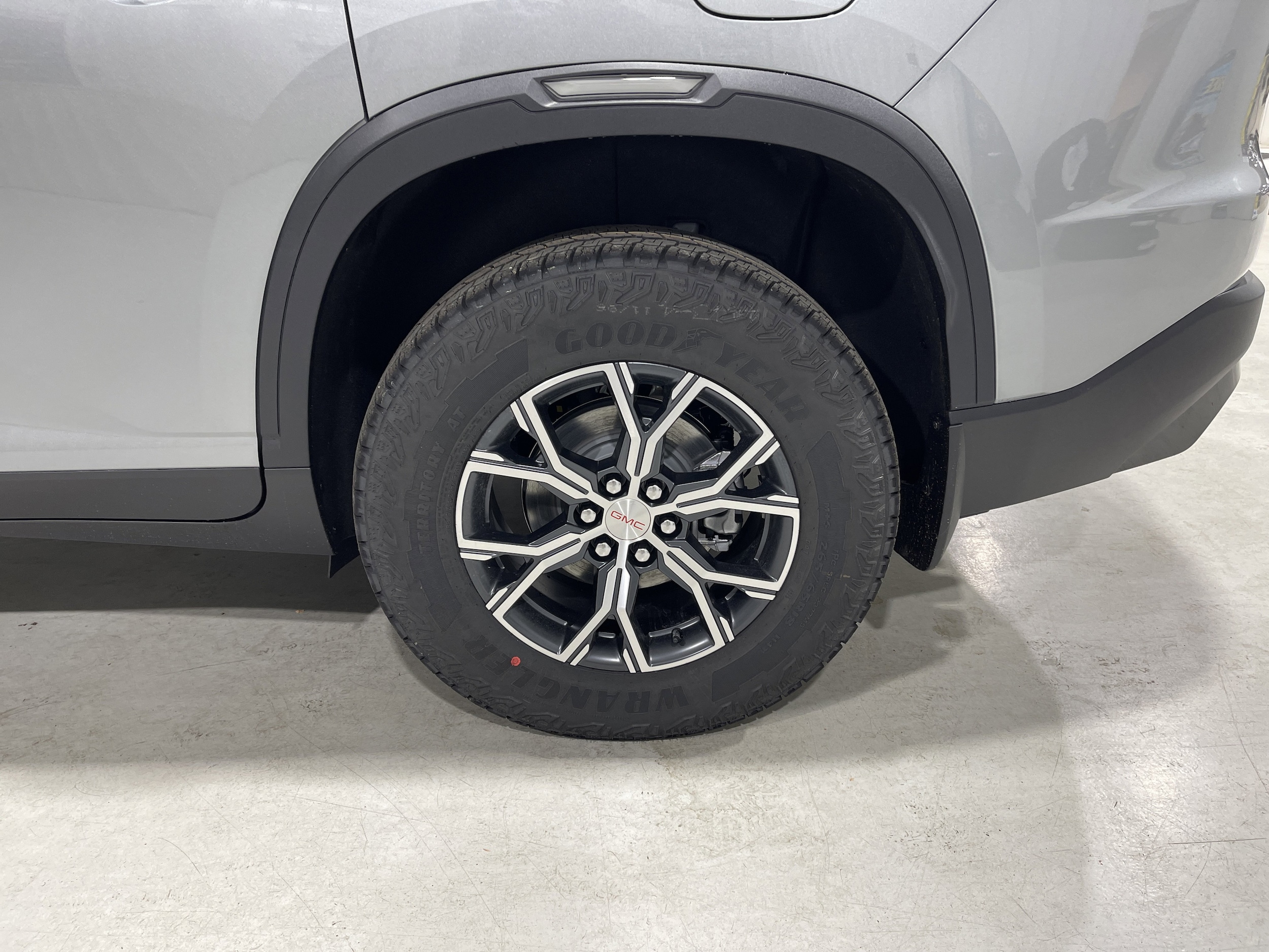 2026 GMC Acadia AT4 - Photo 11