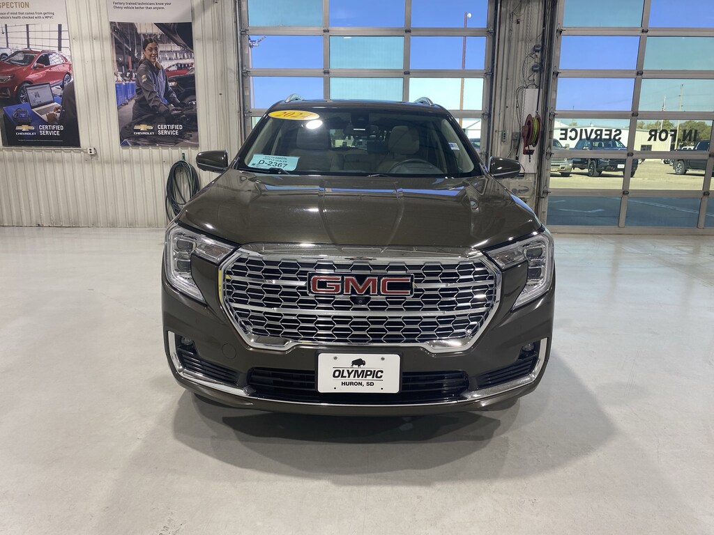 Used 2024 GMC Terrain Denali SUV
