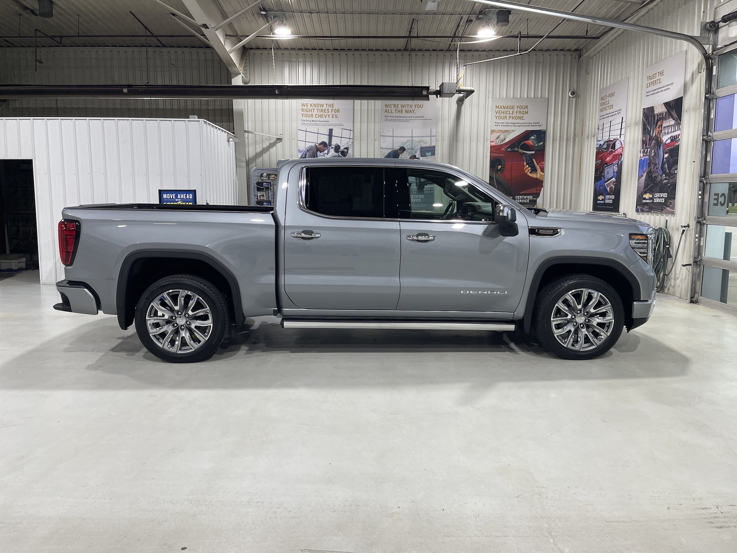 2026 GMC Sierra 1500 Denali - Photo 9