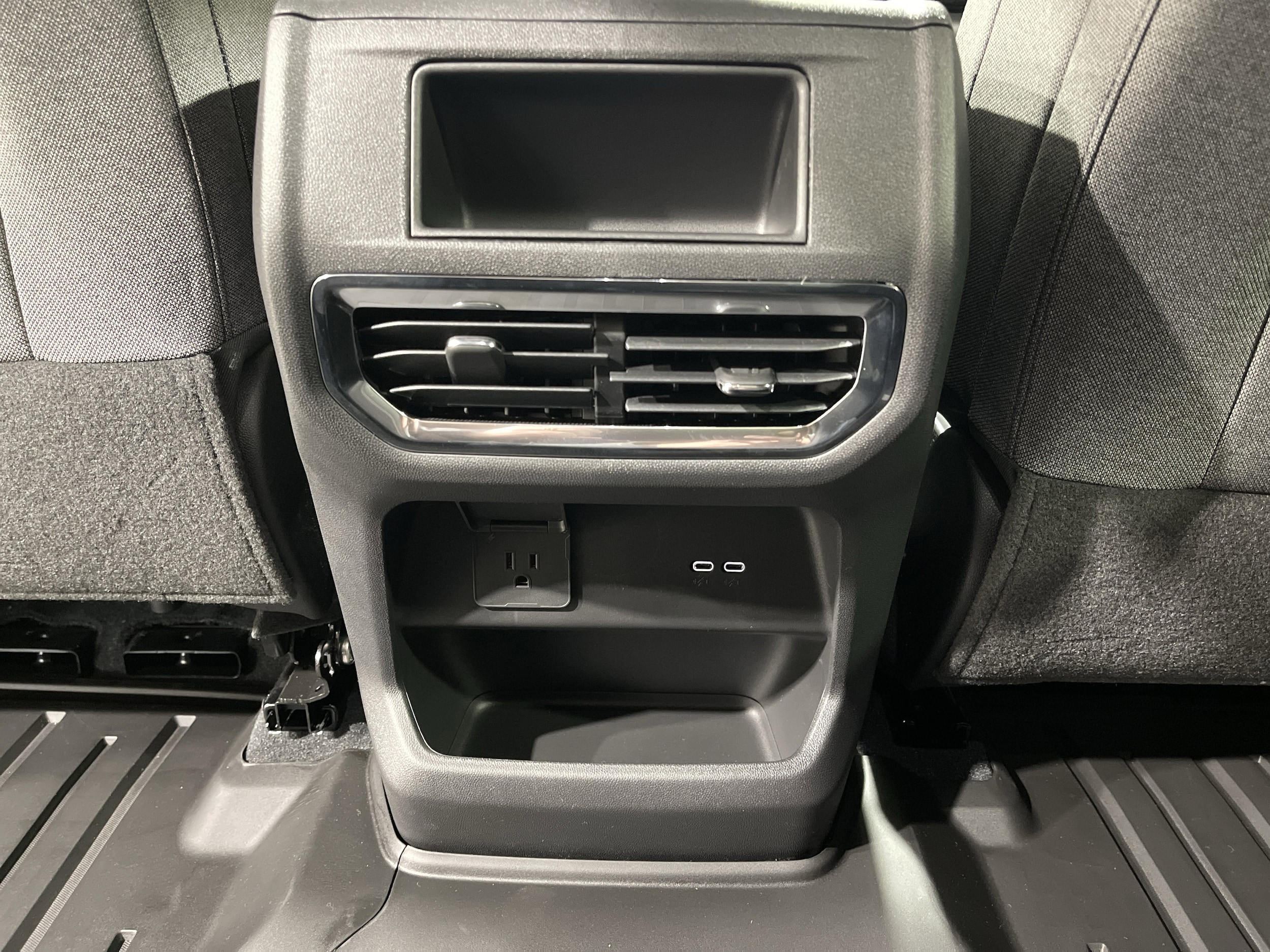 2026 GMC Sierra EV Elevation - Photo 13