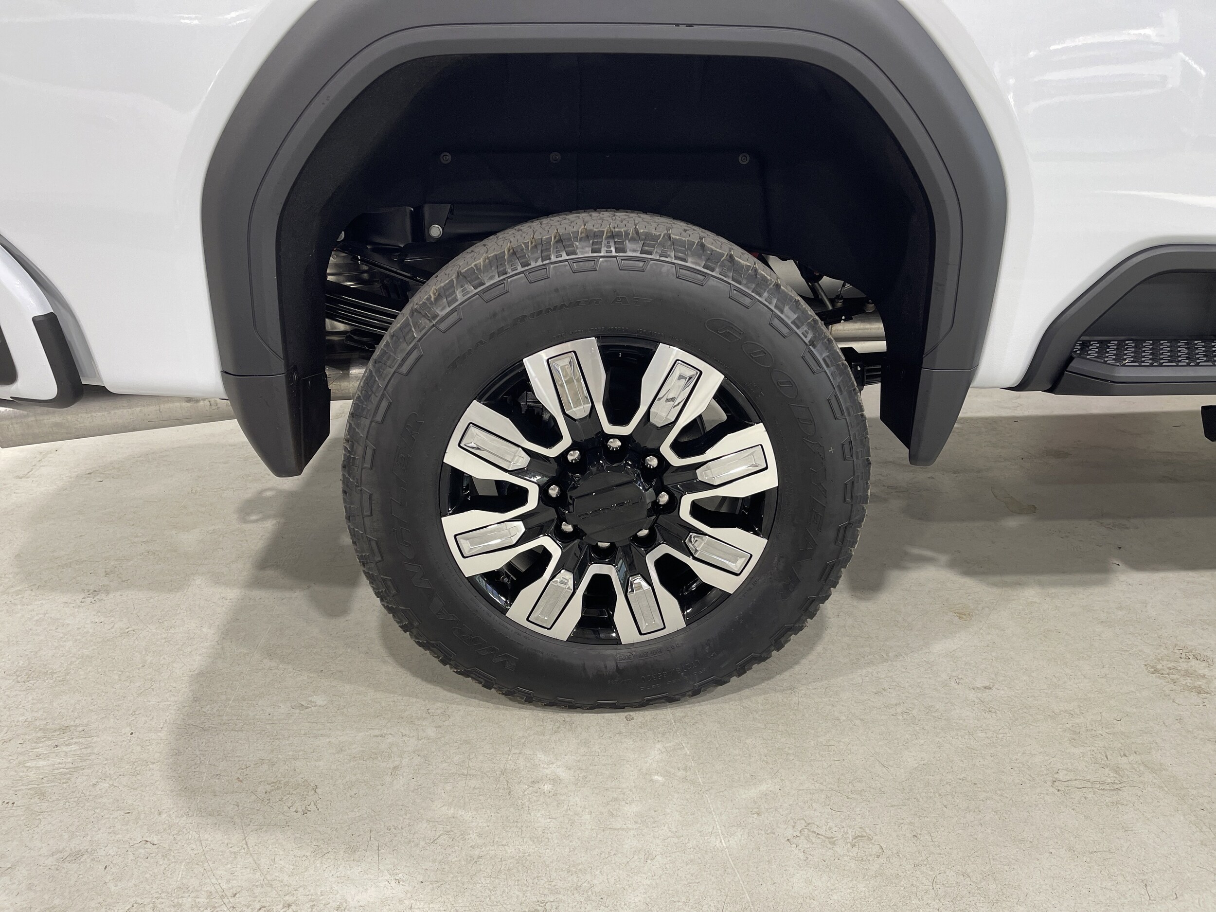 2026 GMC Sierra 3500HD Denali - Photo 10