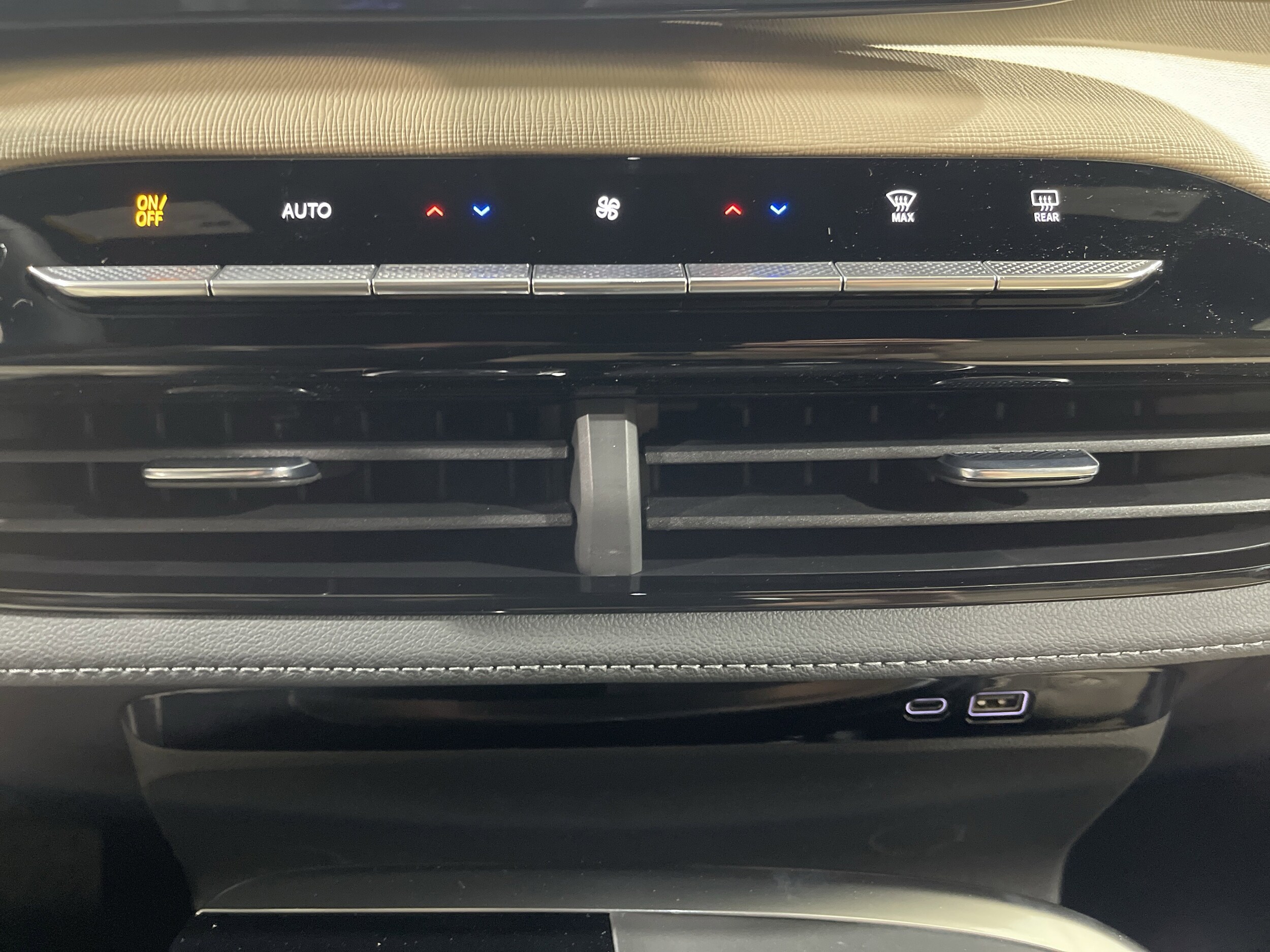 2026 Buick Enclave Preferred - Photo 24