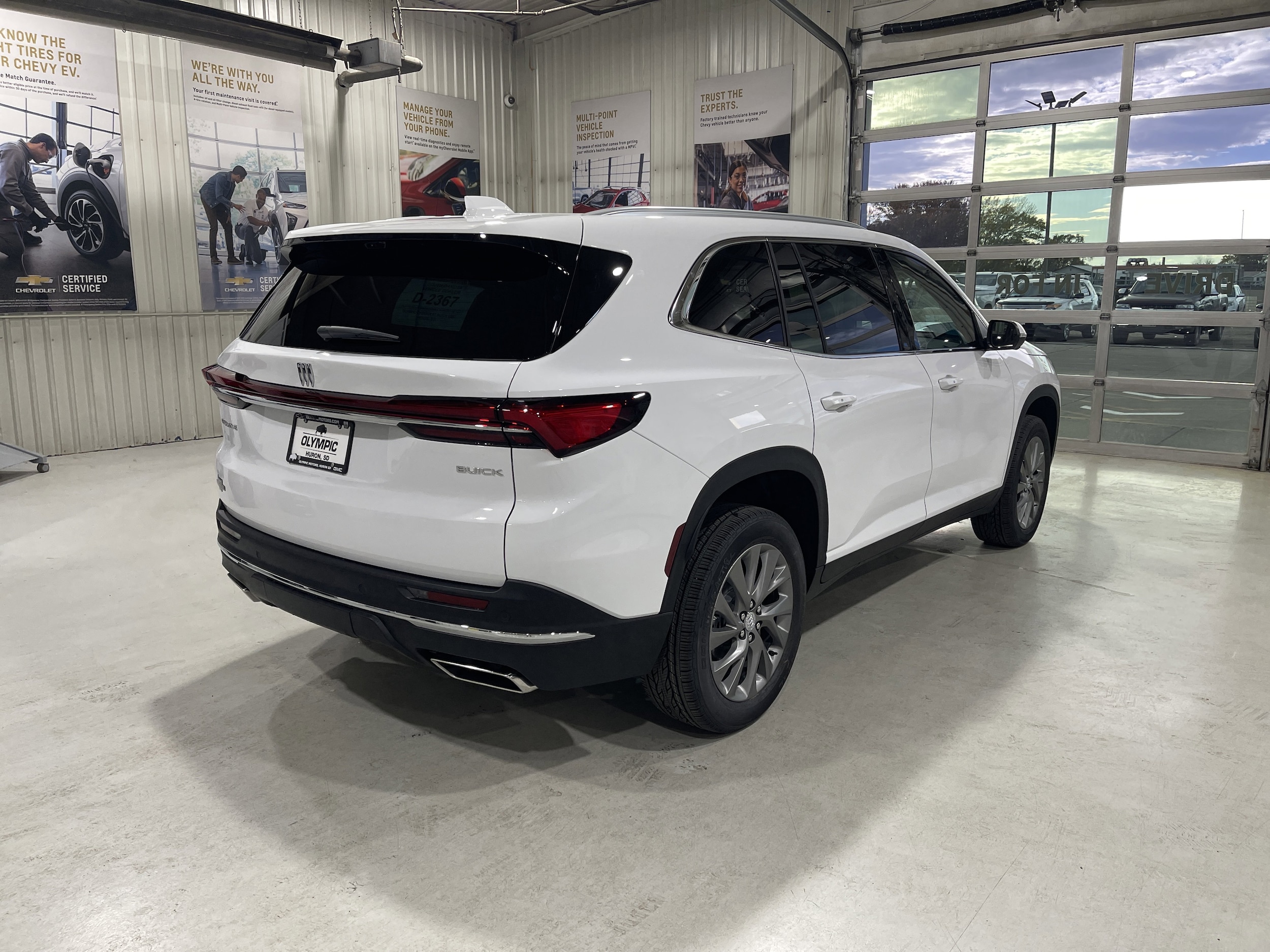 2026 Buick Enclave Preferred - Photo 8