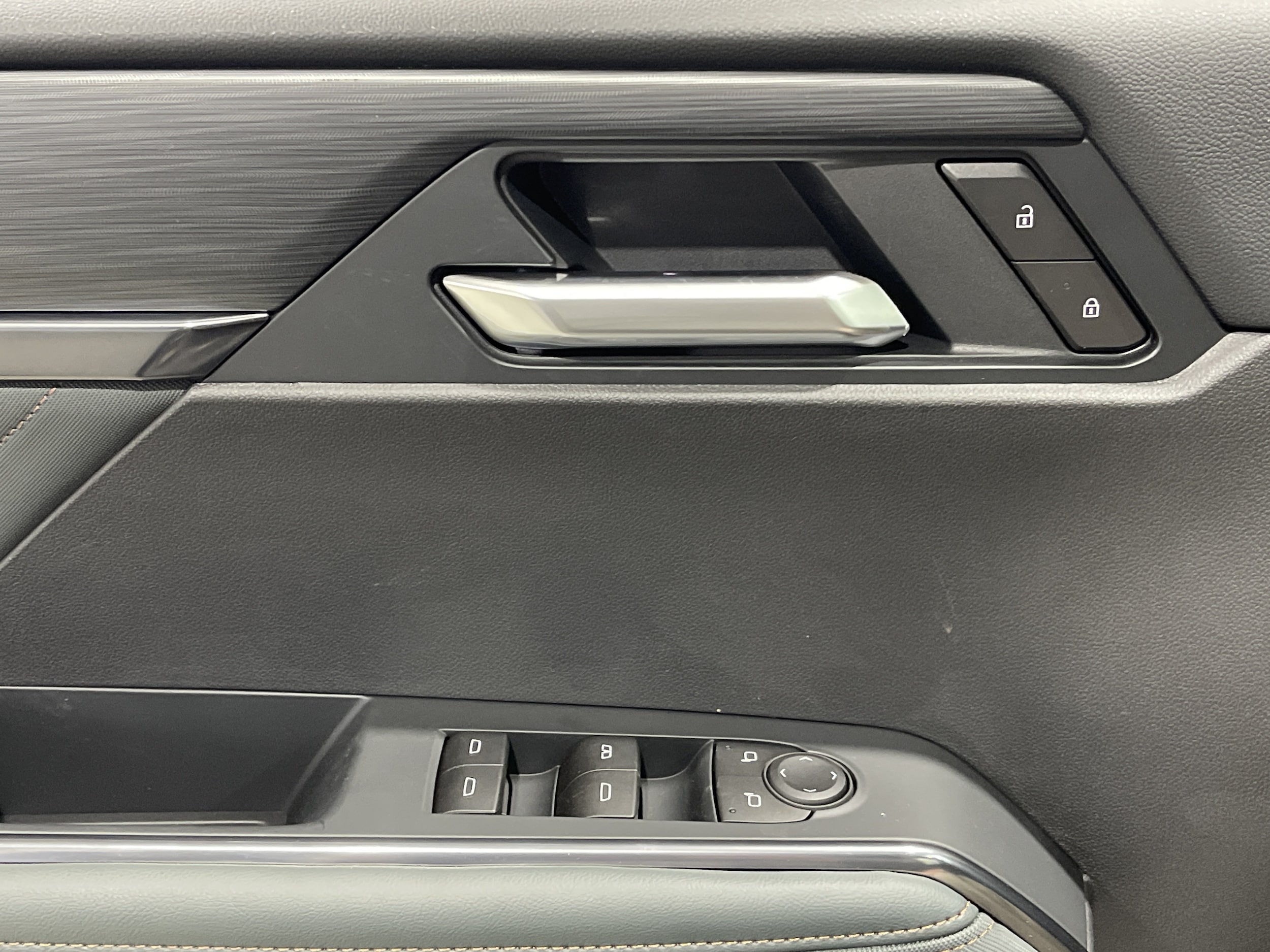 2026 GMC Acadia AT4 - Photo 31