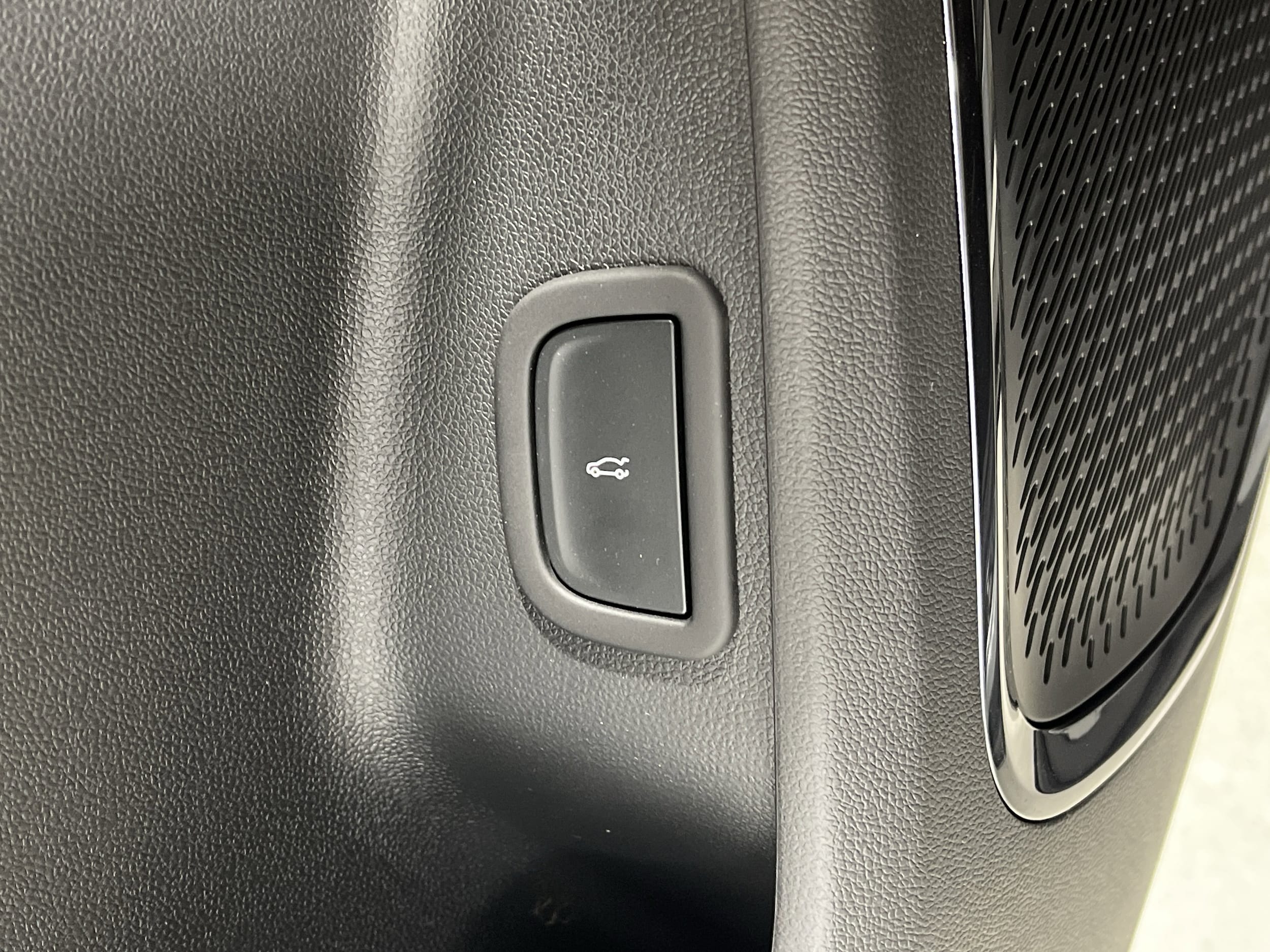 2026 GMC Acadia AT4 - Photo 32