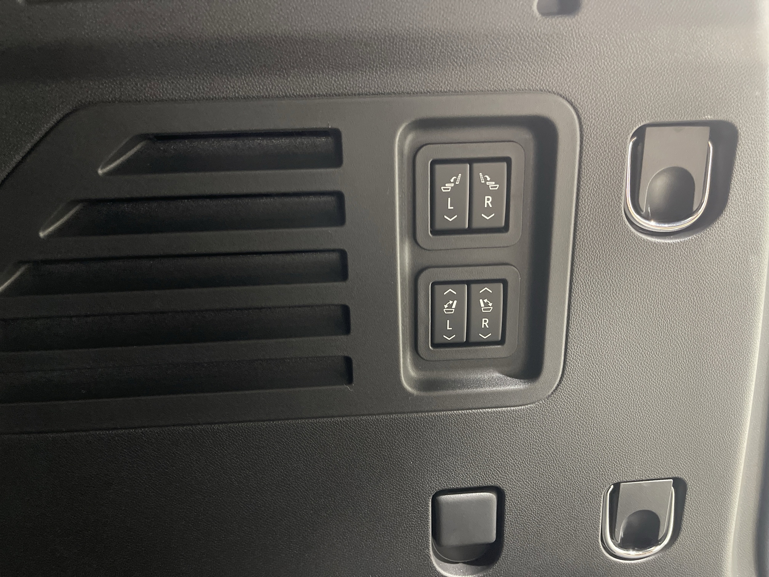 2026 Buick Enclave Preferred - Photo 15