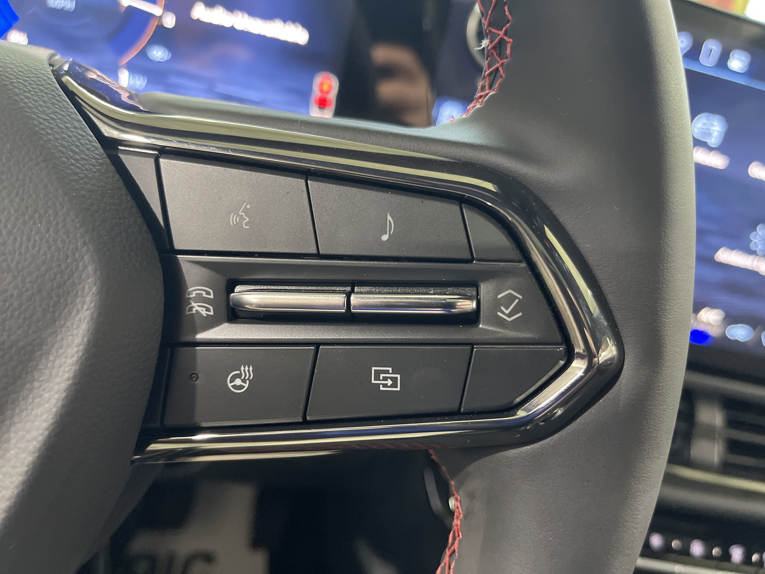 2025 Chevrolet Equinox EV RS - Photo 29