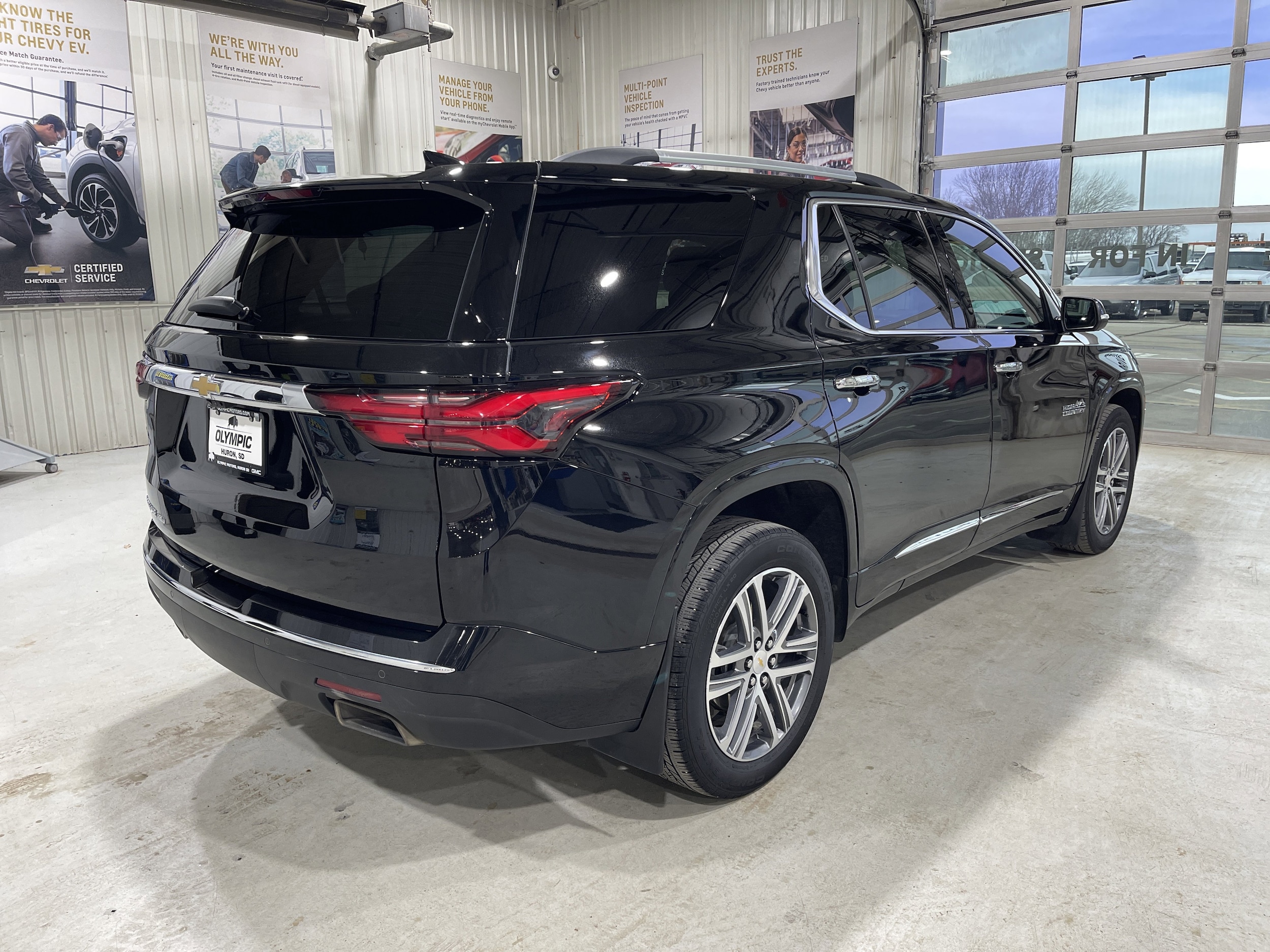 2023 Chevrolet Traverse High Country - Photo 8
