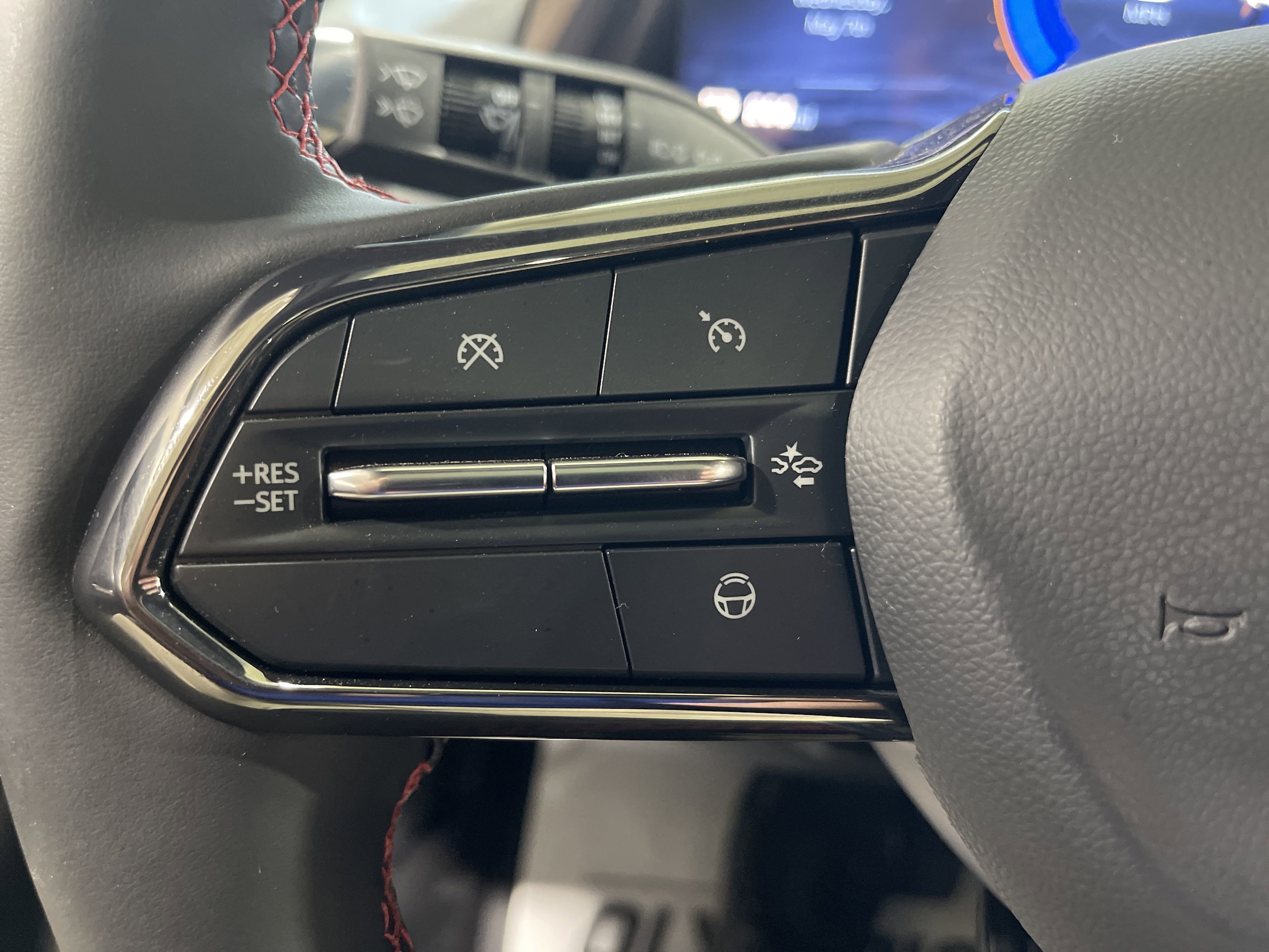 2025 Chevrolet Equinox EV RS - Photo 30