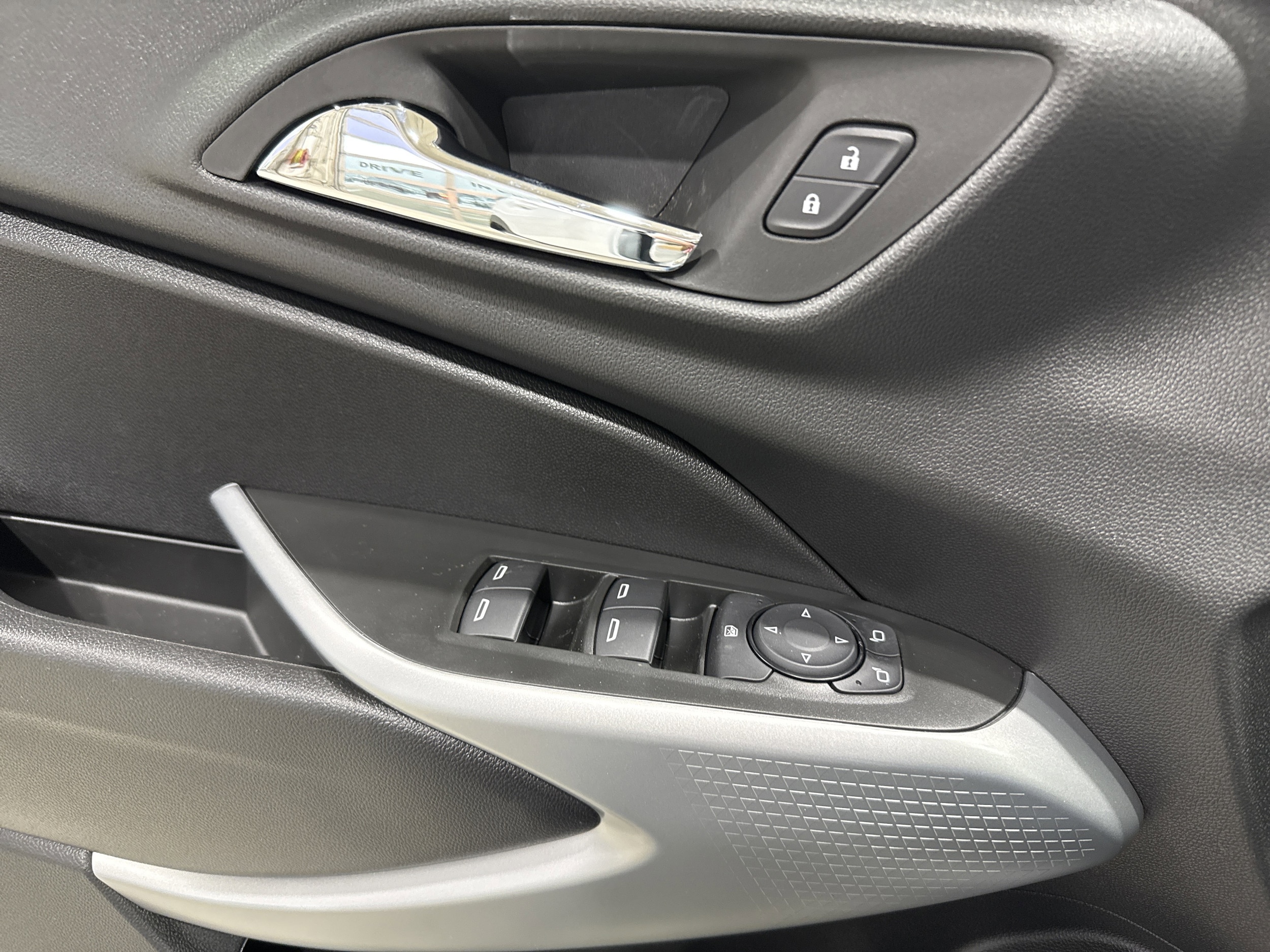2026 Chevrolet Trax LS - Photo 25