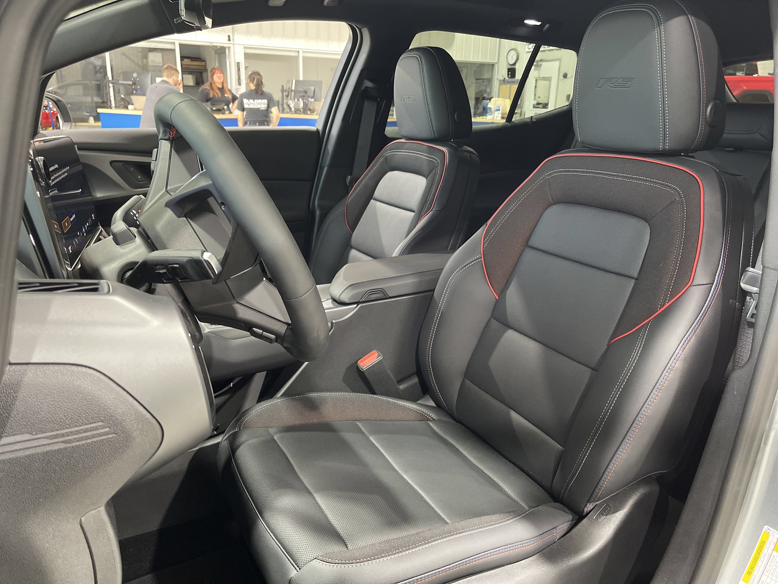 2025 Chevrolet Equinox EV RS - Photo 20