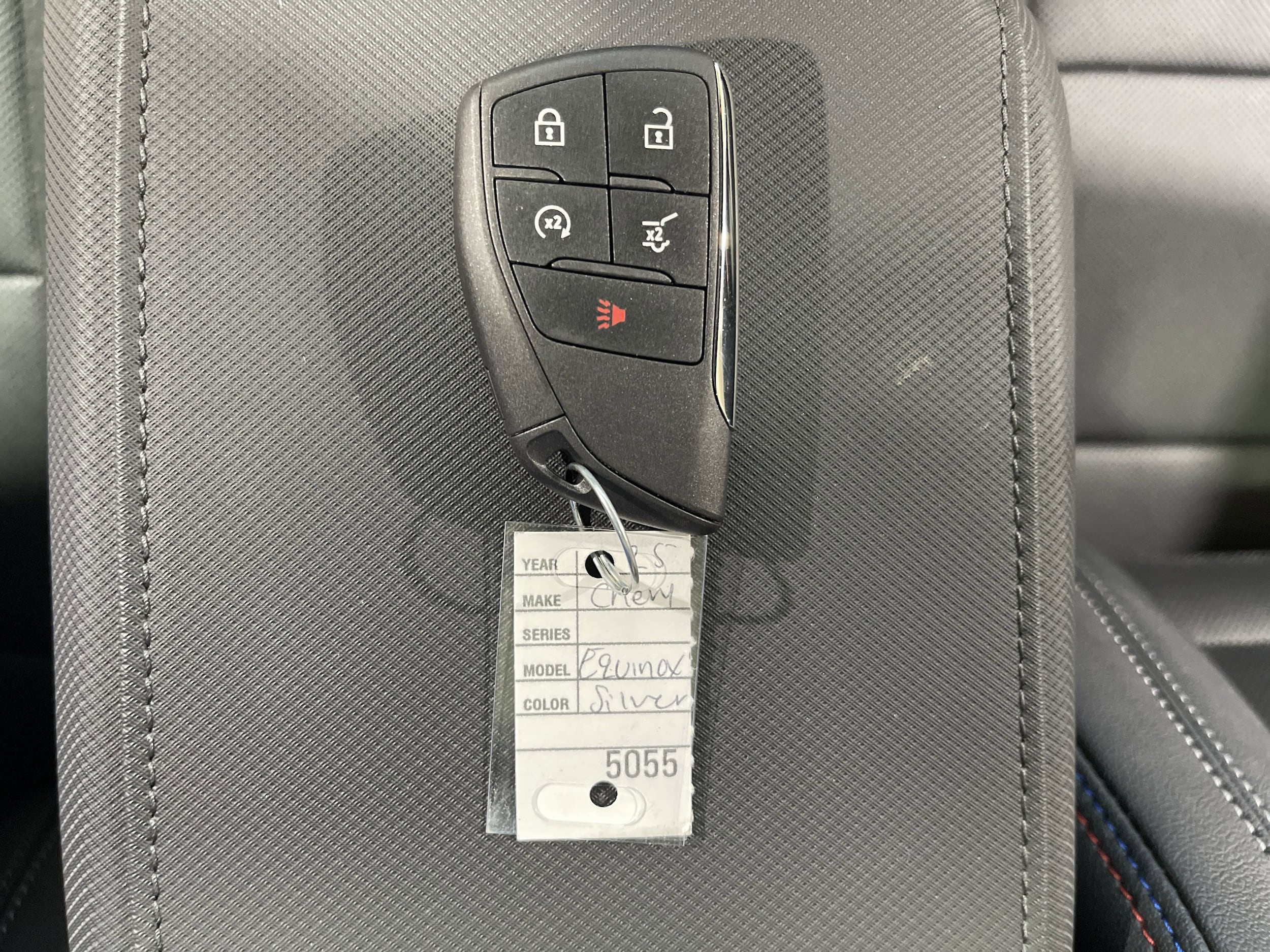 2025 Chevrolet Equinox EV RS - Photo 27