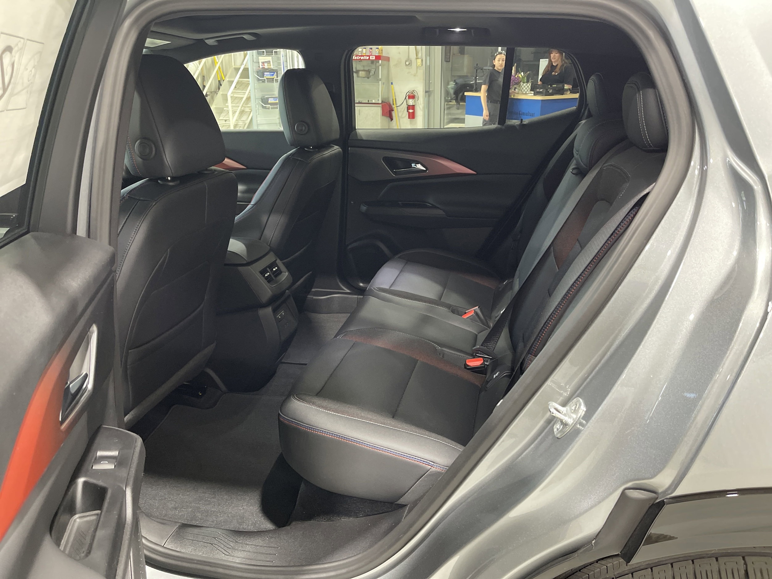 2025 Chevrolet Equinox EV RS - Photo 12