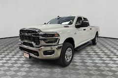 2026 Ram 2500 TRADESMAN CREW CAB 4X4 8' BOX Pickup