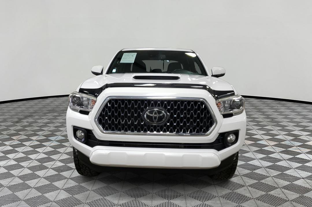 Used 2019 Toyota Tacoma SR5 with VIN 5TFDZ5BN9KX038897 for sale in Omak, WA