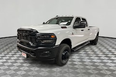 2026 Ram 3500 TRADESMAN CREW CAB 4X4 8' BOX Pickup