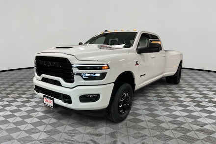 2026 Ram 3500 LARAMIE CREW CAB 4X4 8' BOX Pickup