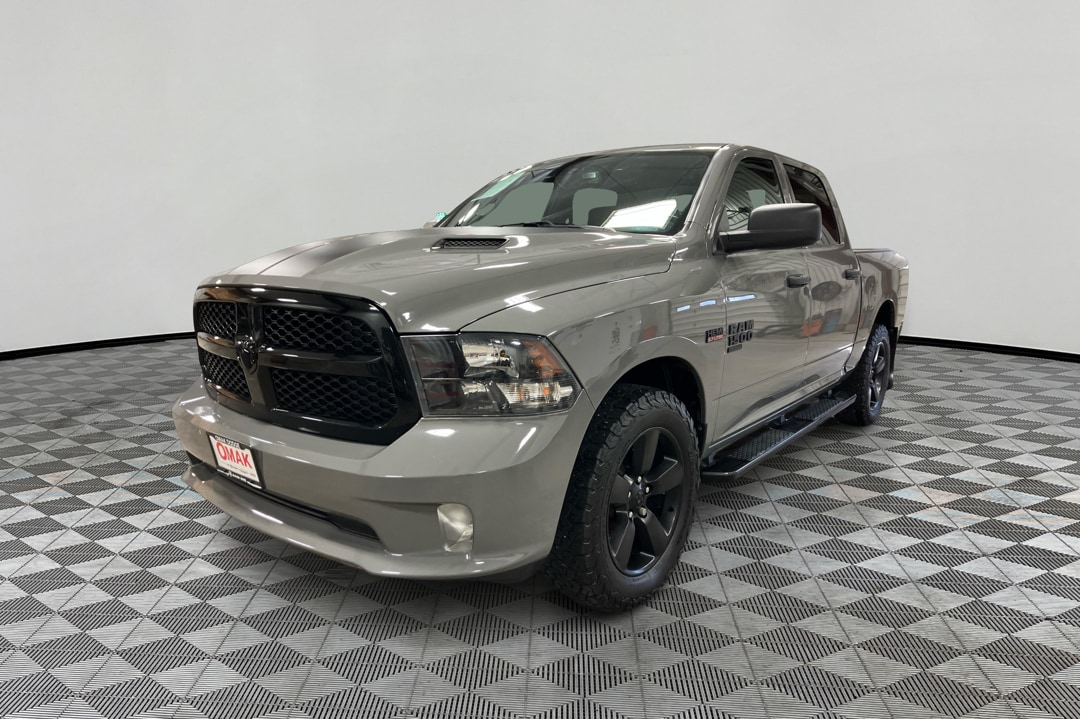 2022 RAM 1500 Classic Express Crew Cab 4x4 5'7's photo