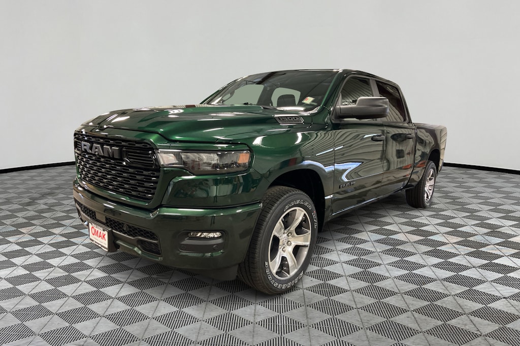 New 2026 Ram 1500 Express Crew Cab 4x4 6'4 Box Pickup