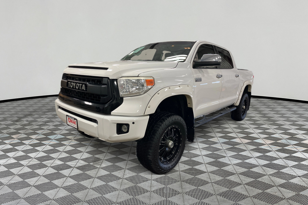 White 2015 Toyota Tundra Pickup Truck Four-Wheel Drive 6-Speed Automatic