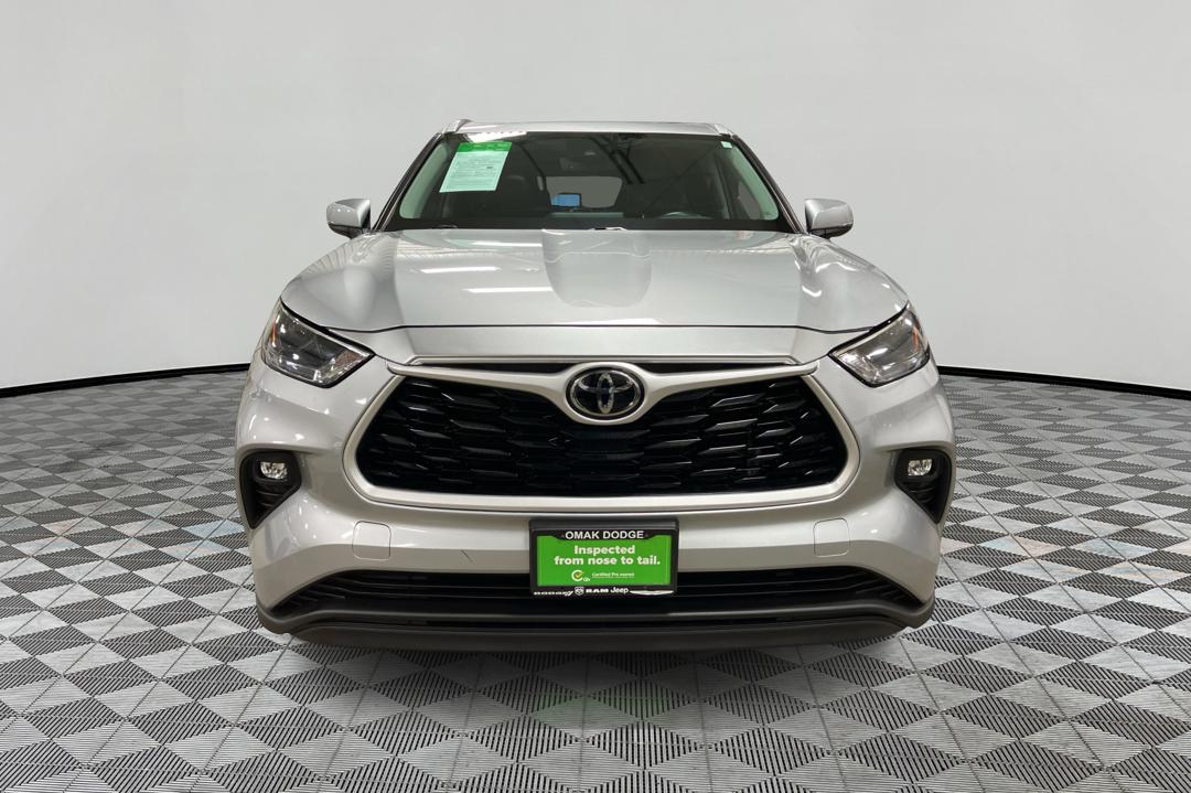 Certified 2022 Toyota Highlander XLE with VIN 5TDGZRBH8NS575267 for sale in Omak, WA