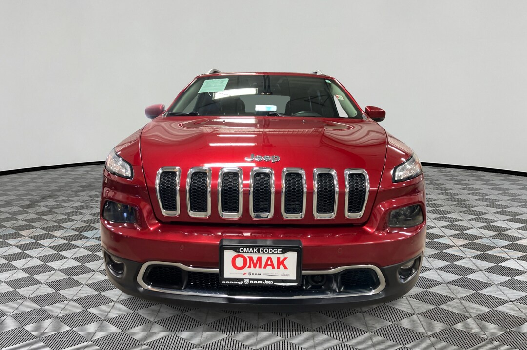 Used 2017 Jeep Cherokee Limited with VIN 1C4PJMDS4HD214833 for sale in Omak, WA