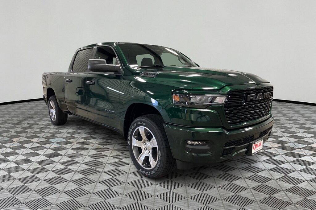 New 2026 Ram 1500 Express Crew Cab 4x4 6'4 Box Pickup
