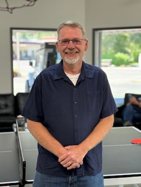 Staff member Dave Blue from ID_9659f2