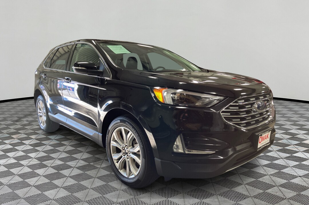 2023 Ford Edge Titanium photo 3