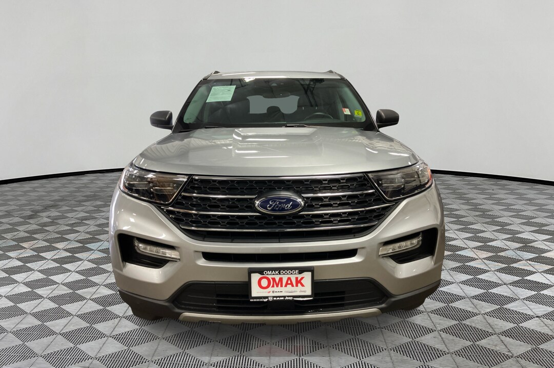 2023 Ford Explorer XLT photo 2