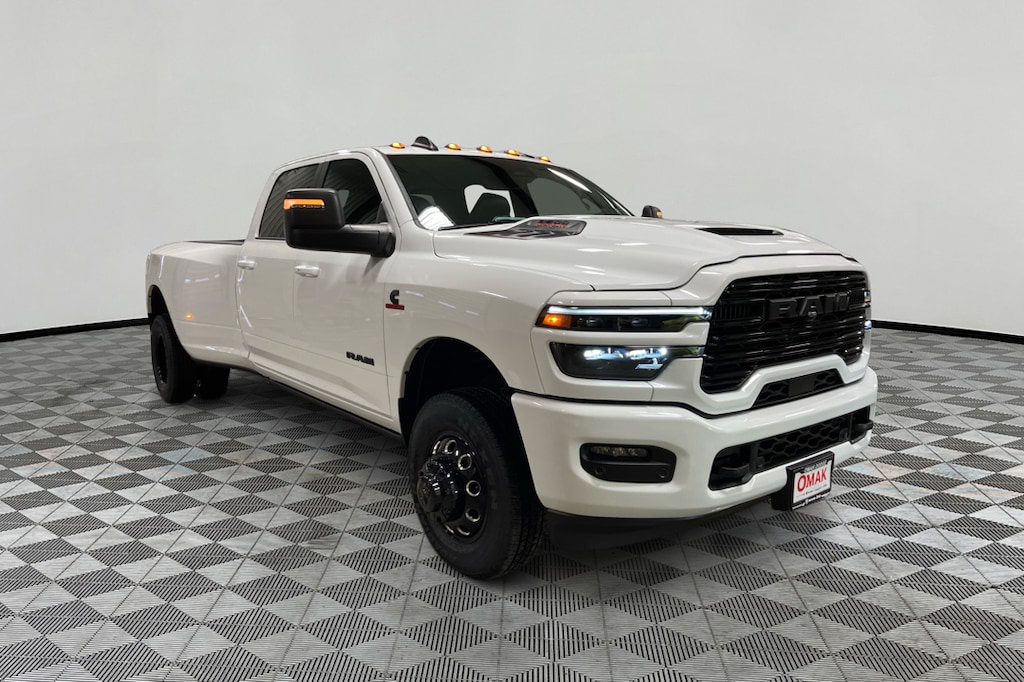 New 2026 Ram 3500 LARAMIE CREW CAB 4X4 8' BOX Pickup