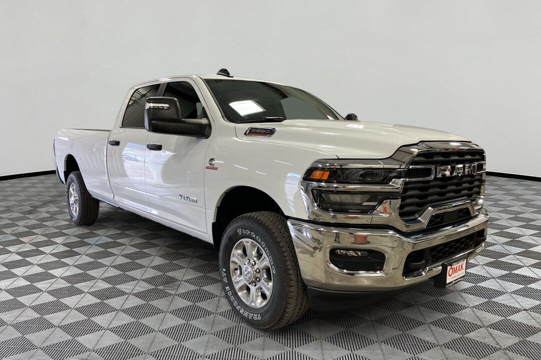 2026 Ram 3500 Big Horn photo 3