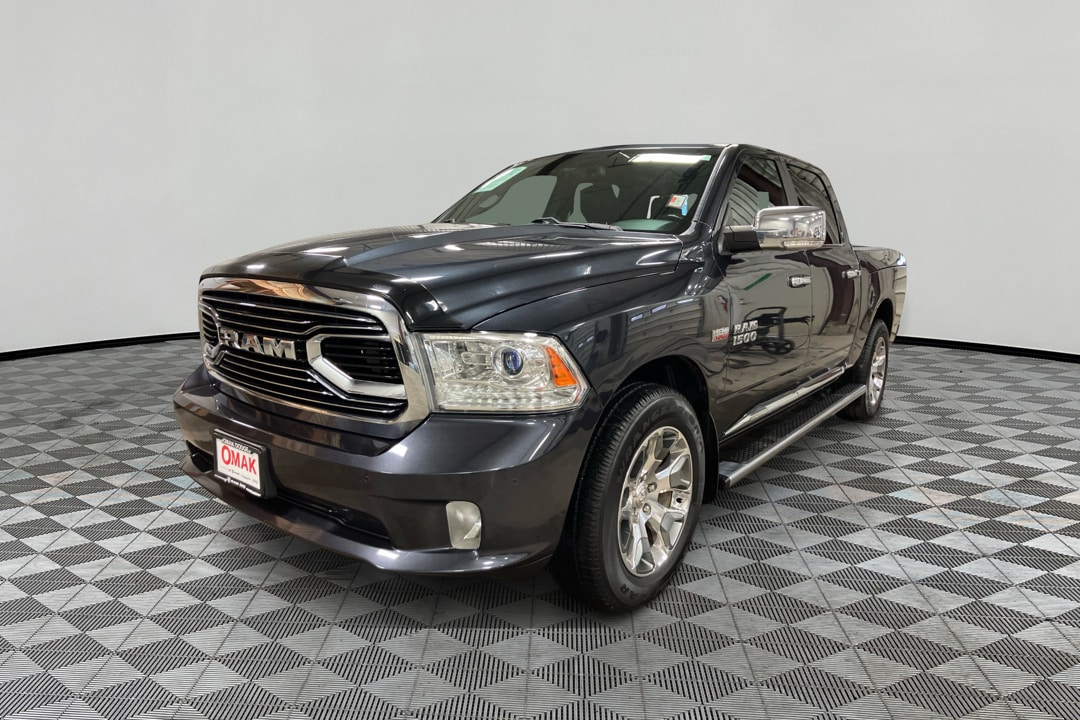 2017 RAM 1500 Limited Crew Cab 4x4 5'7" Box's photo