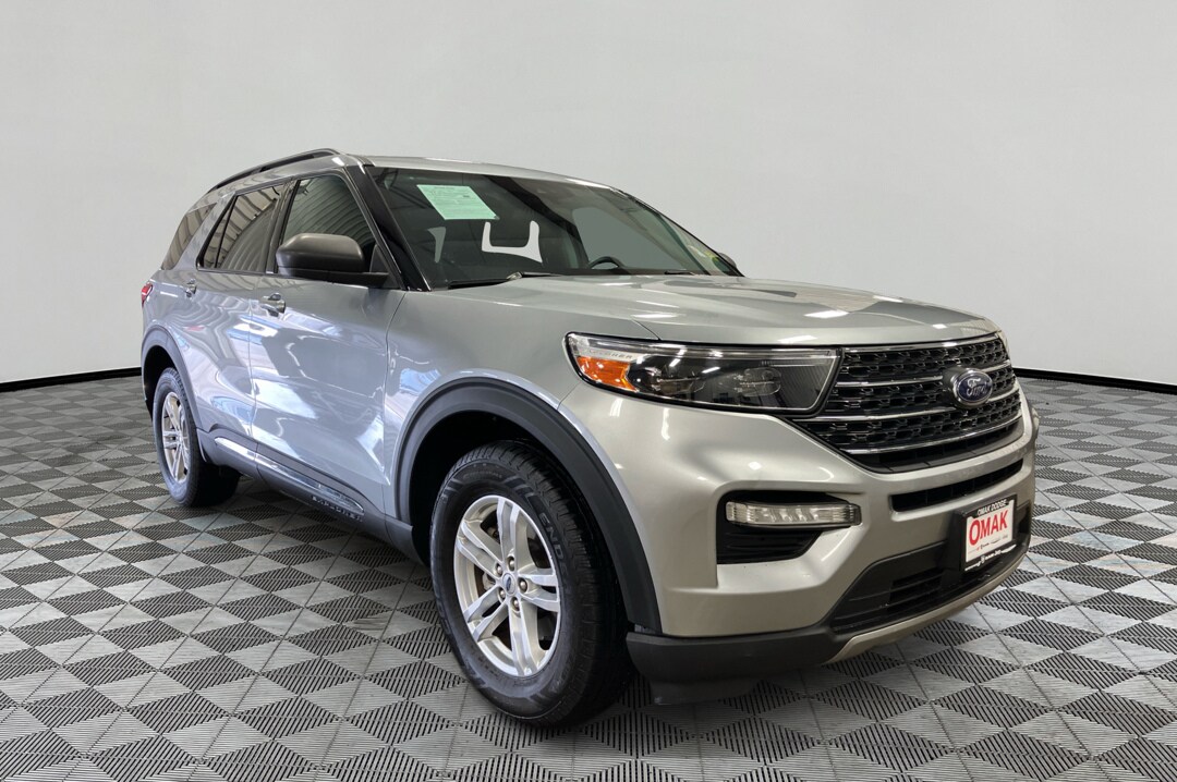 2023 Ford Explorer XLT photo 3