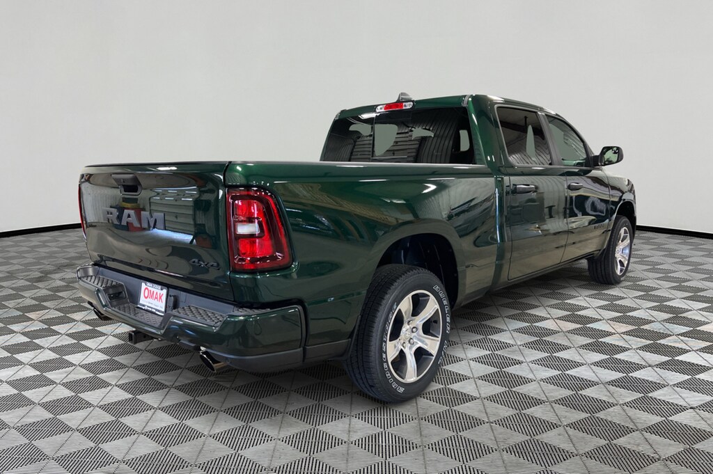 New 2026 Ram 1500 Express Crew Cab 4x4 6'4 Box Pickup