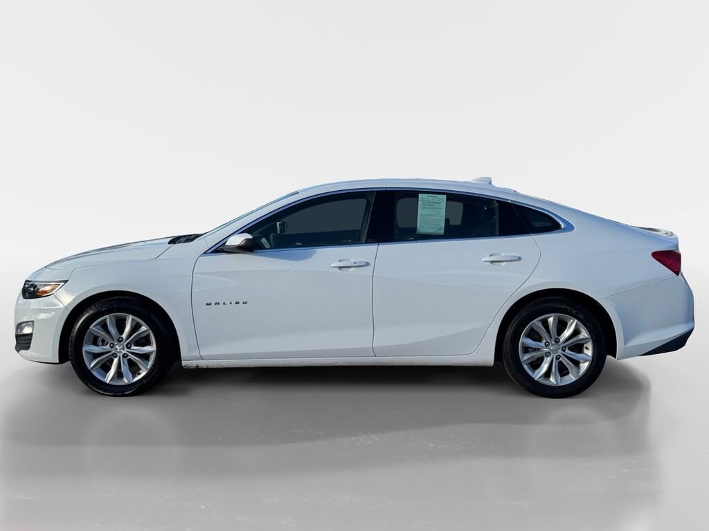 2024 Chevrolet Malibu 1LT photo 2