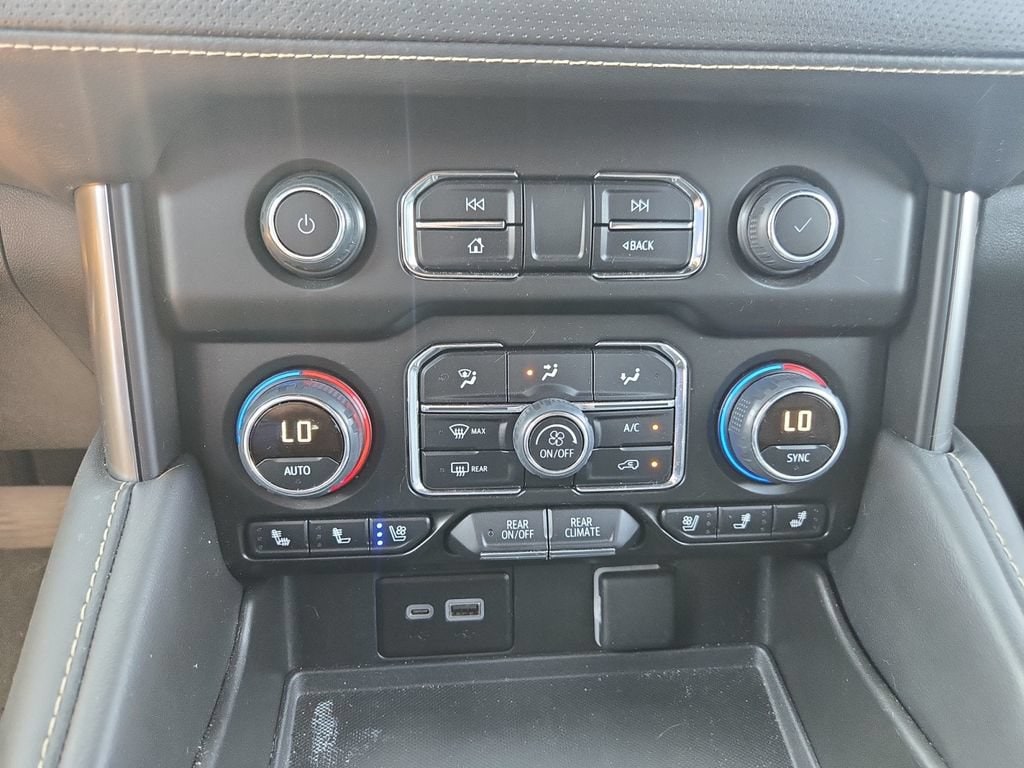 2024 Chevrolet Suburban Premier - Photo 26