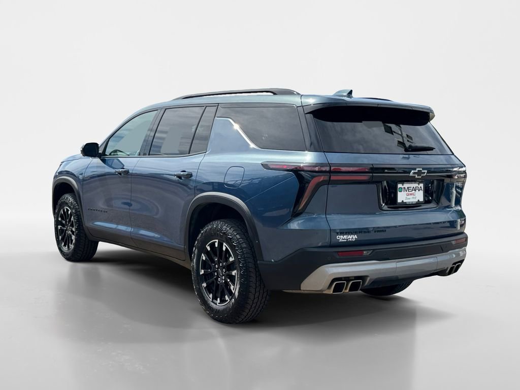 2024 Chevrolet Traverse Z71 photo 3
