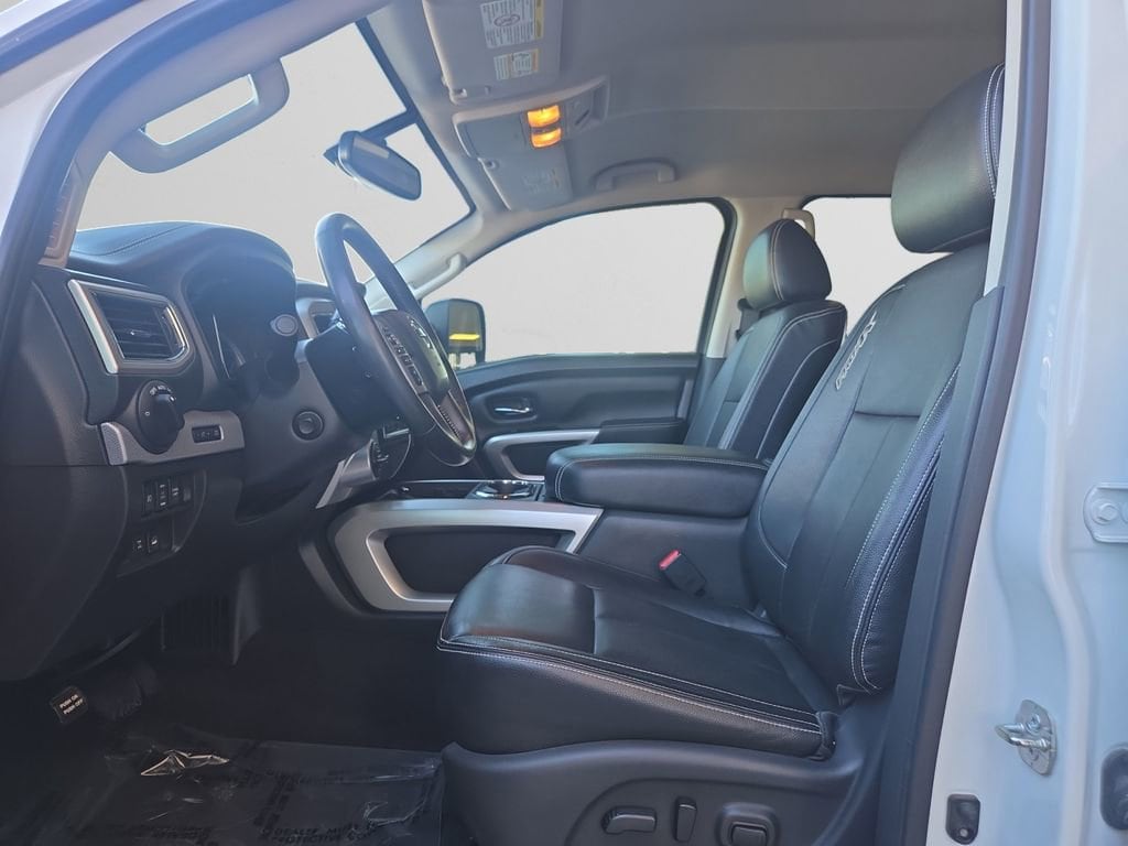 2019 Nissan Titan XD Pro-4X - Photo 11