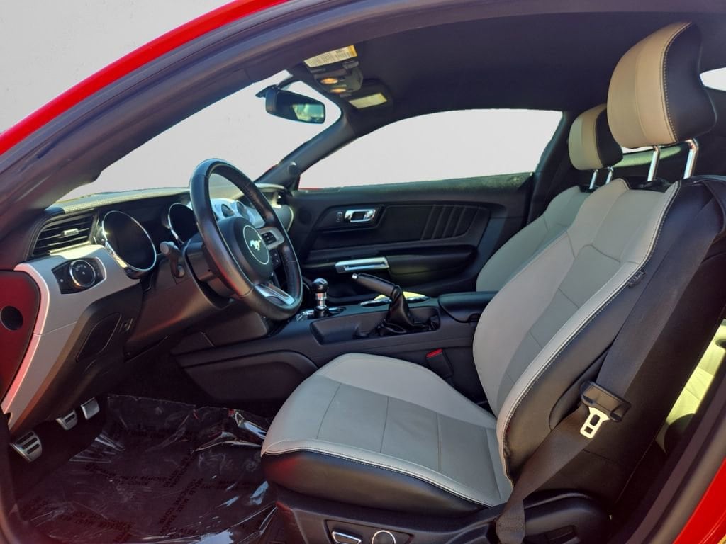 2015 Ford Mustang GT Premium - Photo 11