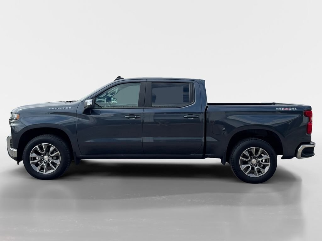 2022 Chevrolet Silverado 1500 LT photo 2