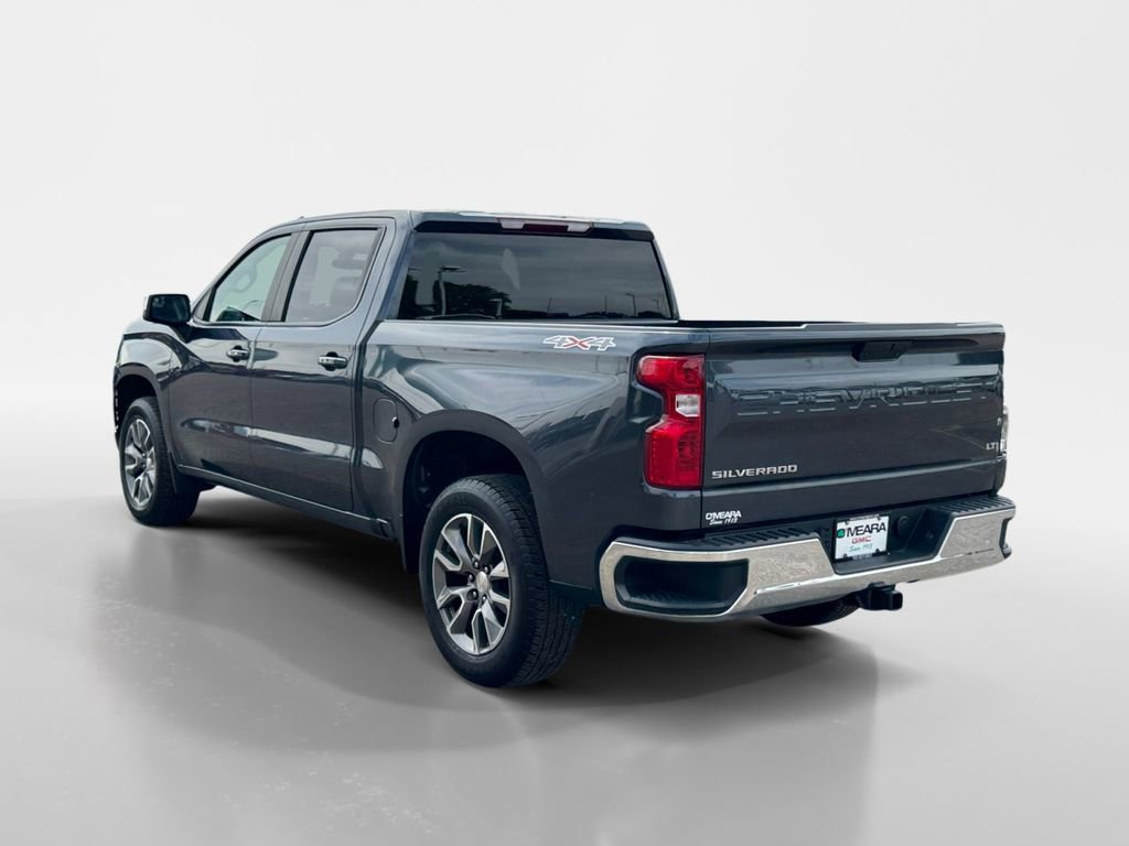 2022 Chevrolet Silverado 1500 LT photo 3