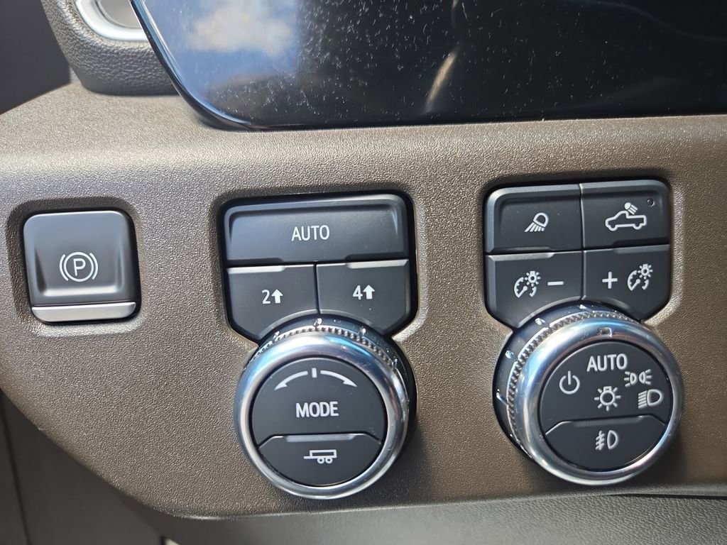 2023 GMC Sierra 1500 SLT - Photo 24