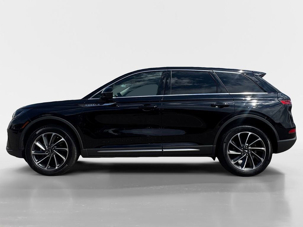 2023 Lincoln Corsair Standard photo 2