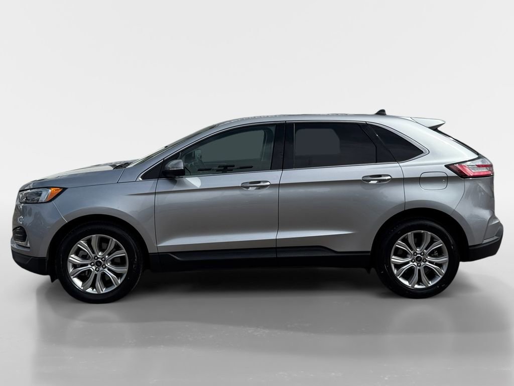 2023 Ford Edge Titanium photo 2
