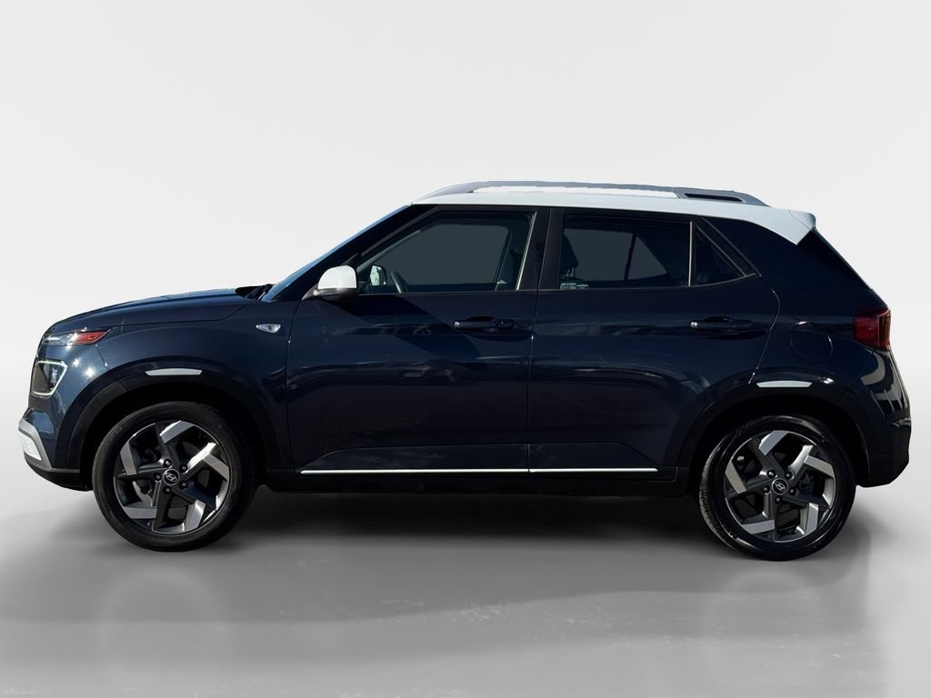 2023 Hyundai Venue Limited photo 2
