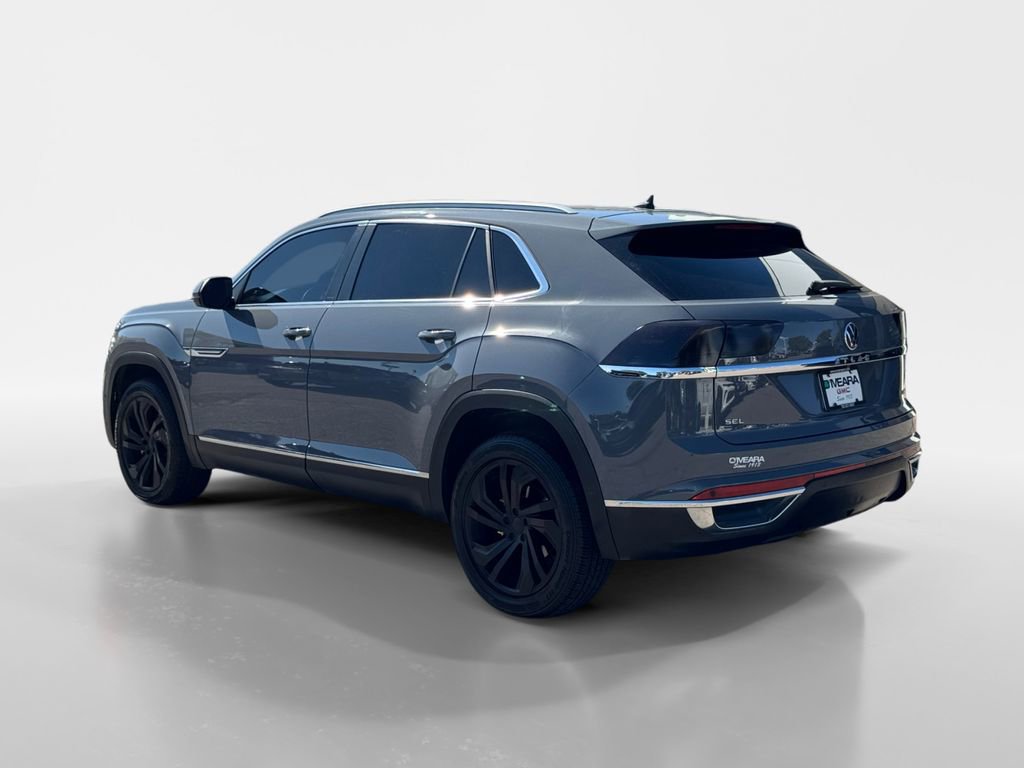 2022 Volkswagen Atlas Cross Sport SEL photo 2